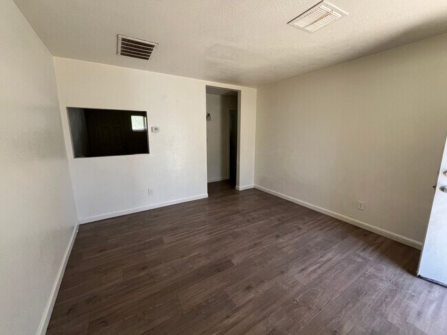 Foto del edificio - 373 N Nevada St