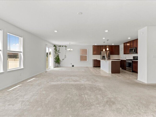 Foto del edificio - 6248 Dapplegray St