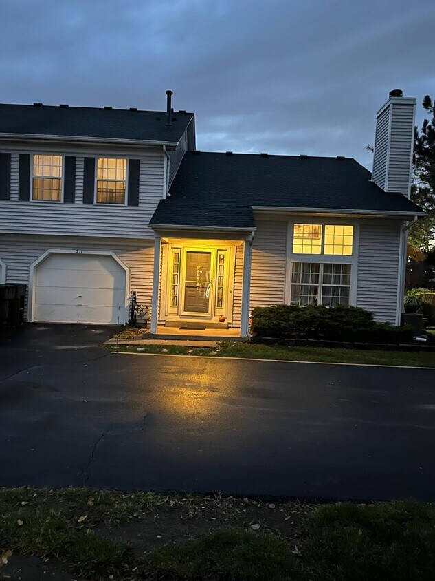 Foto del edificio - 211 Acorn Dr