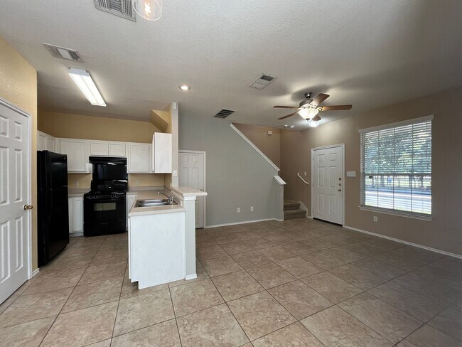 Foto del edificio - Great 3/2.5 Townhouse in Great Location