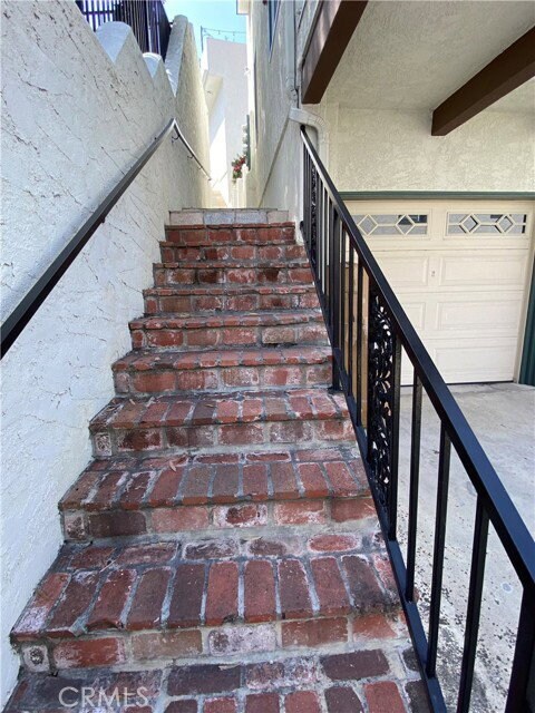 Building Photo - 258 W Escalones