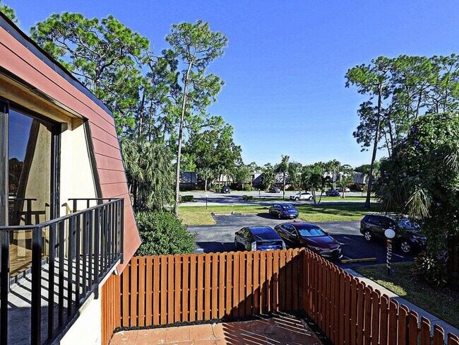 Foto del edificio - Parkwoods 1556-1