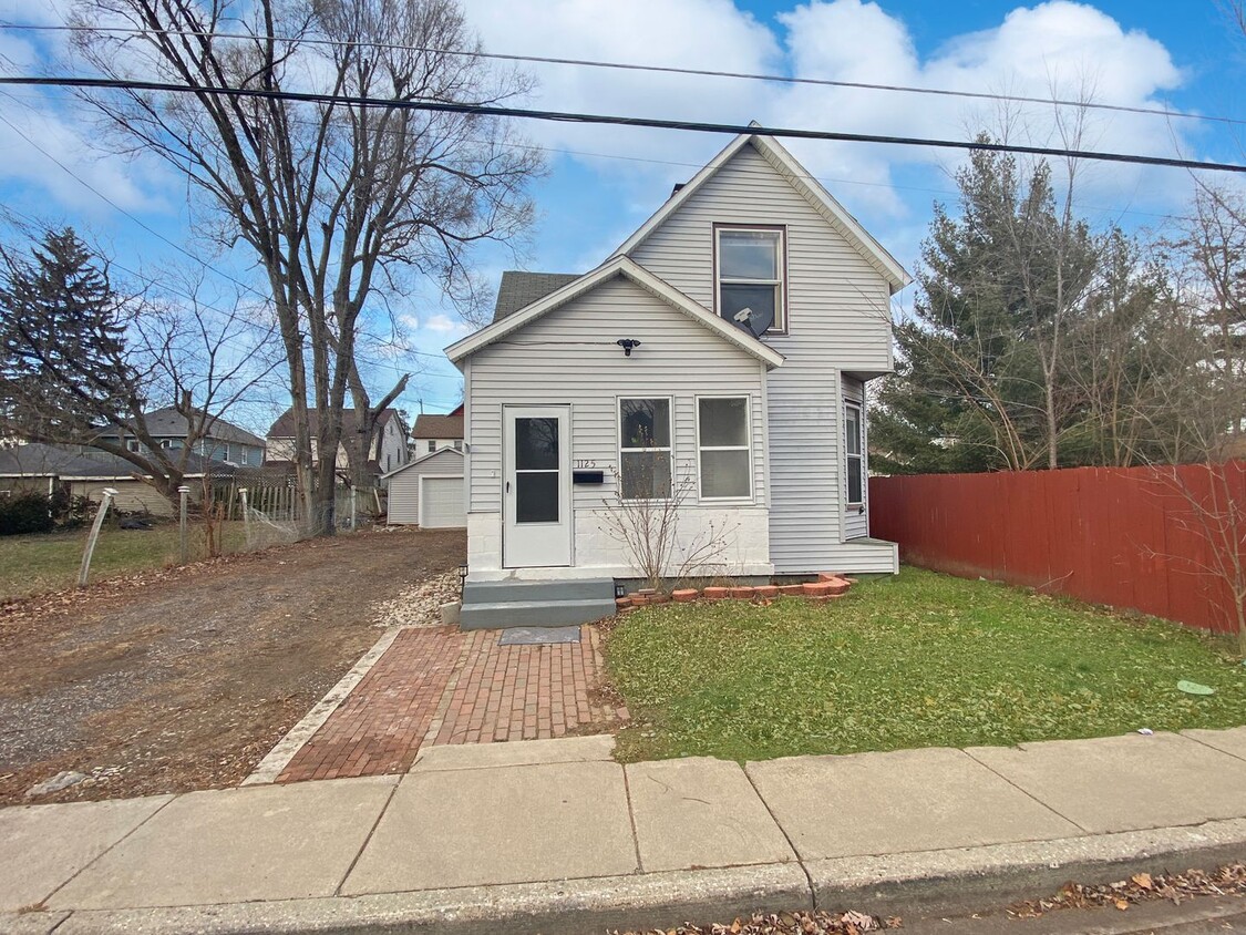 1125 Bemis St SE, Grand Rapids, MI 49506 House Rental in Grand Rapids