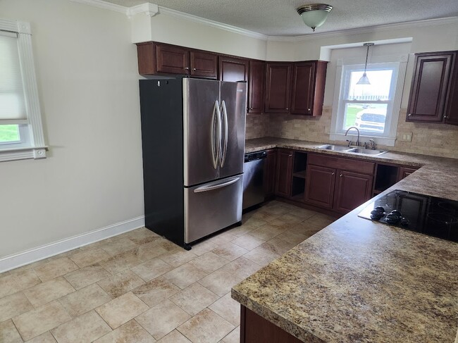 Building Photo - 4730 Old Elizabethtown Rd