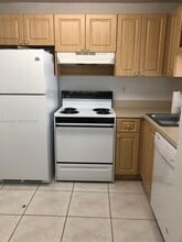 Building Photo - 9360 Fontainebleau Blvd