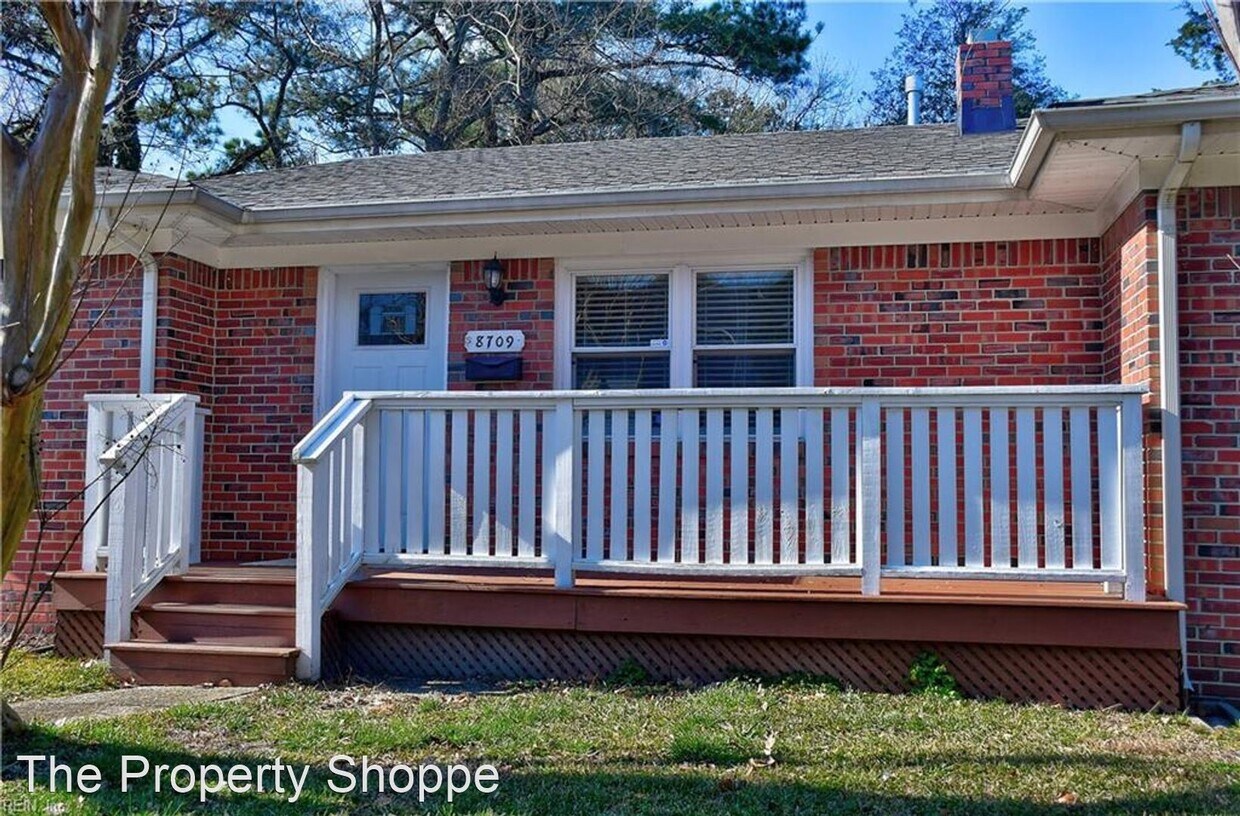 Foto principal - 3 br, 2 bath House - 8709 Executive Dr.