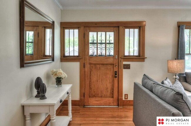 Photo - 810 S 58th St House