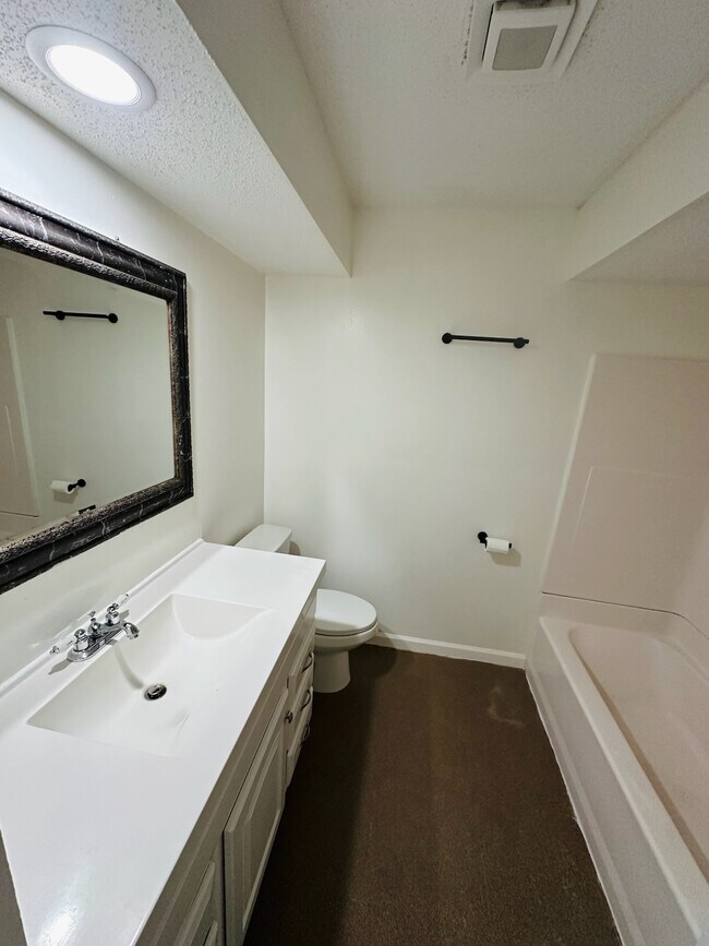 Building Photo - 4341 Idaho Ave