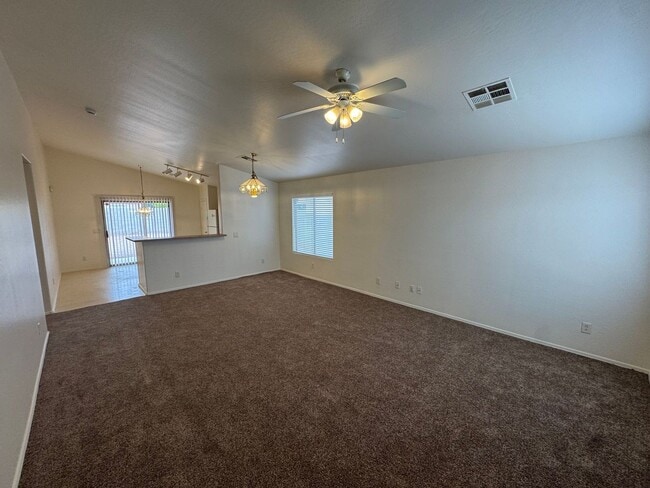Building Photo - 1225 W Darrel Rd