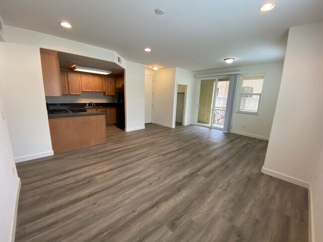 Foto del edificio - 3 Bed 2 Bath Condo W/ Garage In San Ramon