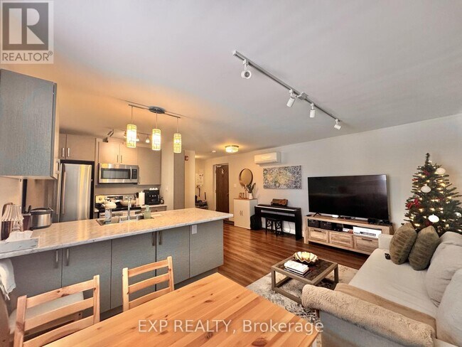 Photo du bâtiment - 5 Paisley Blvd E