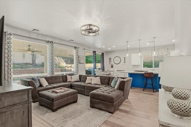 Building Photo - 11744 Via Vera Cruz Ct