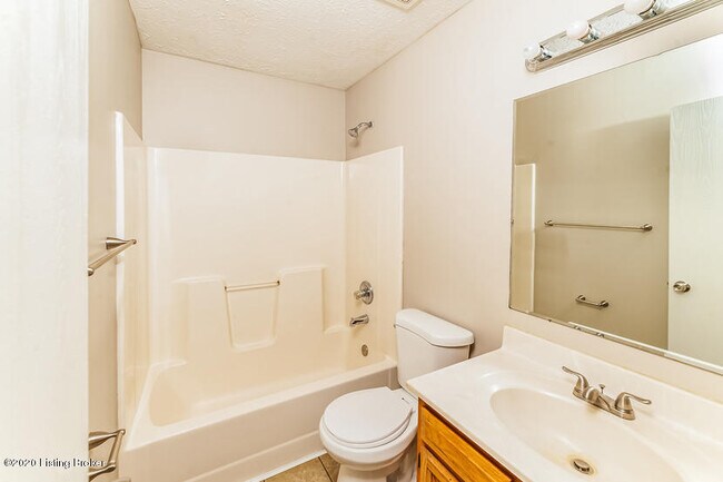 Building Photo - 9625 Combs Ln