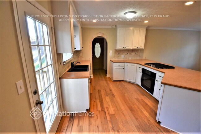 Building Photo - 695 Bankshire Dr