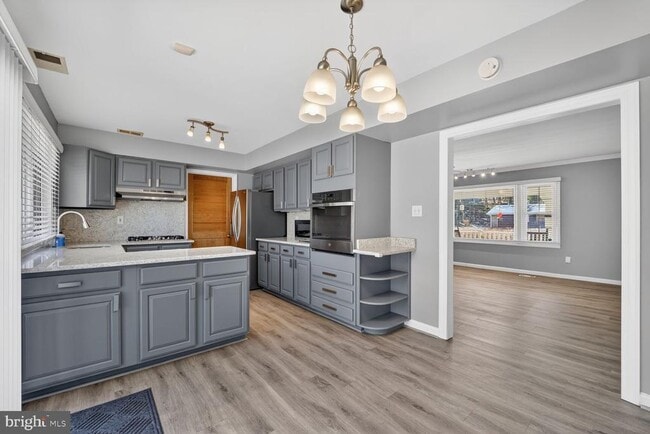 Building Photo - 1405 Pennington Ln