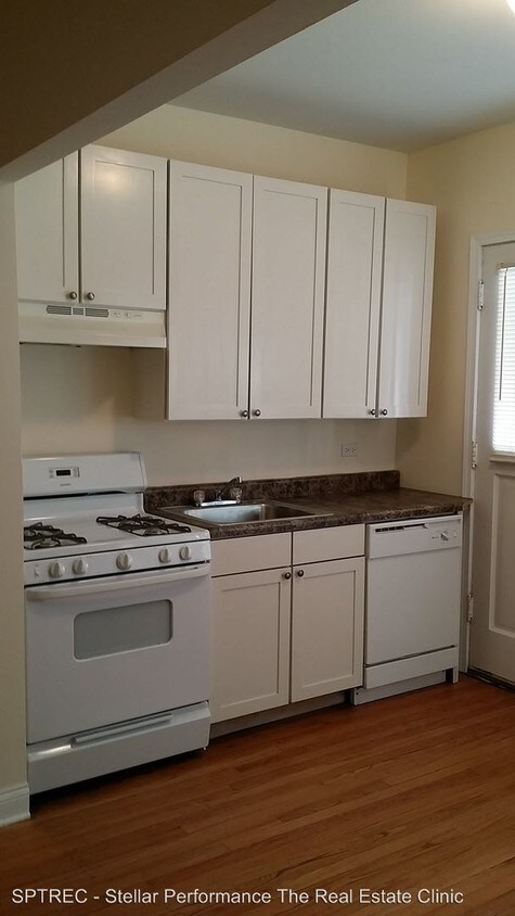 Foto principal - 1029 Lake St