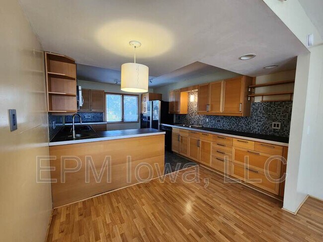Foto del edificio - 816 Hudson Rd