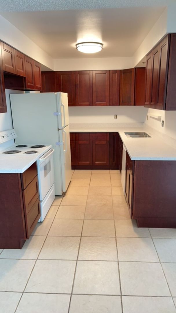 Foto del edificio - 2052 Meadow Dr