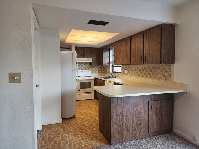 Building Photo - 2 Bedroom / 1.5 Bath Single Family Home in...