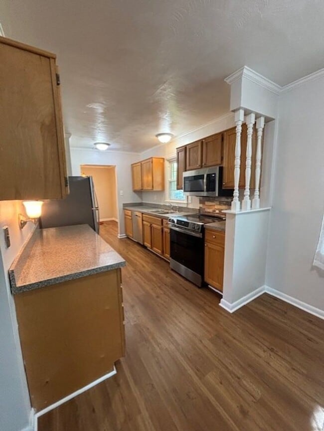 Building Photo - Windsor Oaks West