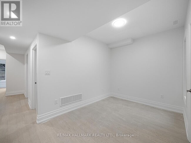 Building Photo - 547 Indian Rd