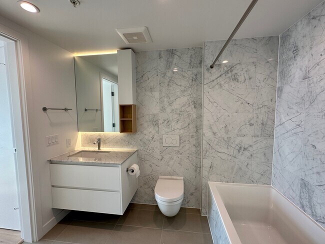 Photo du bâtiment - 6000 McKay Ave