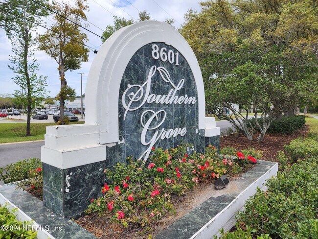 Foto del edificio - 8601 Beach Blvd