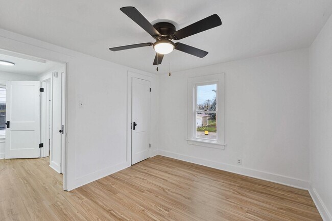 Foto del edificio - NEW UPDATED 2 BEDROOM HOME!