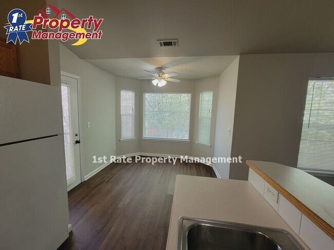 Foto del edificio - 10198 W Garverdale Ln