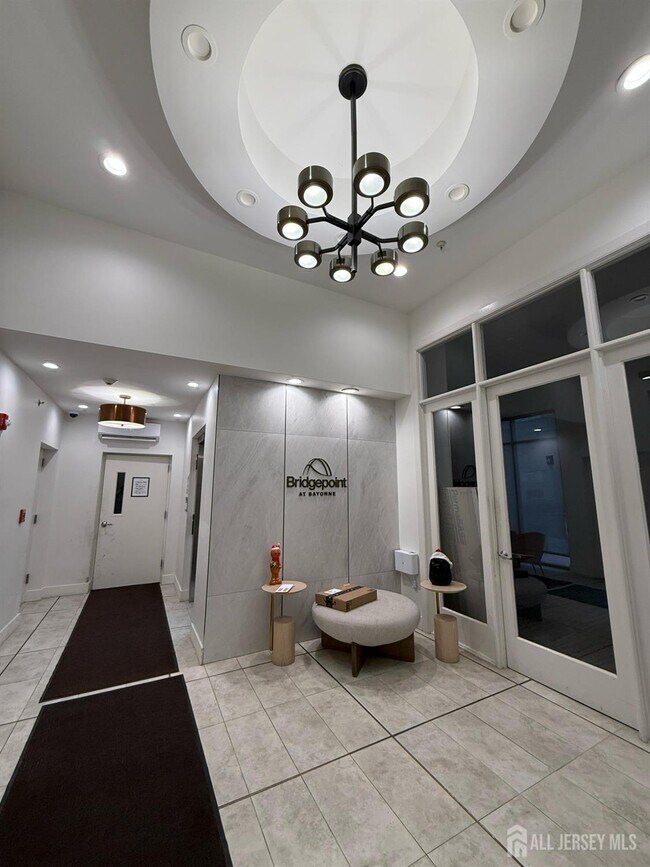 Foto del edificio - 42 John F. Kennedy Blvd