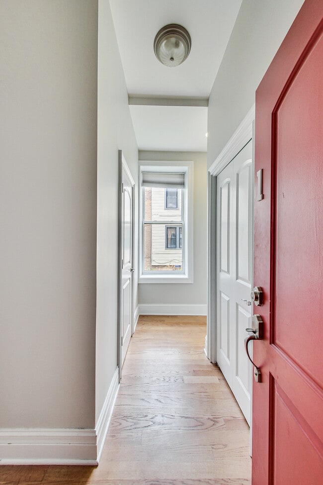 unit 1 entrance - 717 N Elizabeth St