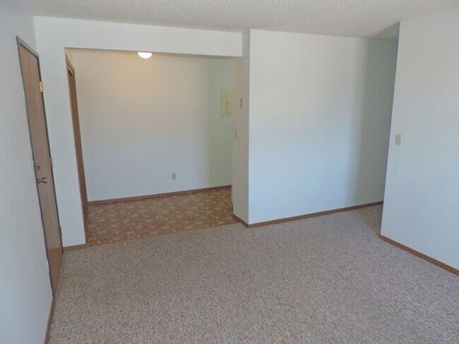 Foto del edificio - $825 | 2 Bedroom, 1 Bathroom Apartment | C...