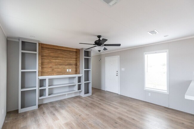 Foto del edificio - 178 Meadow Ln