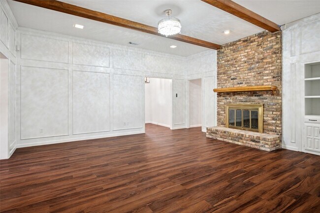 Building Photo - 5502 Coronado Dr
