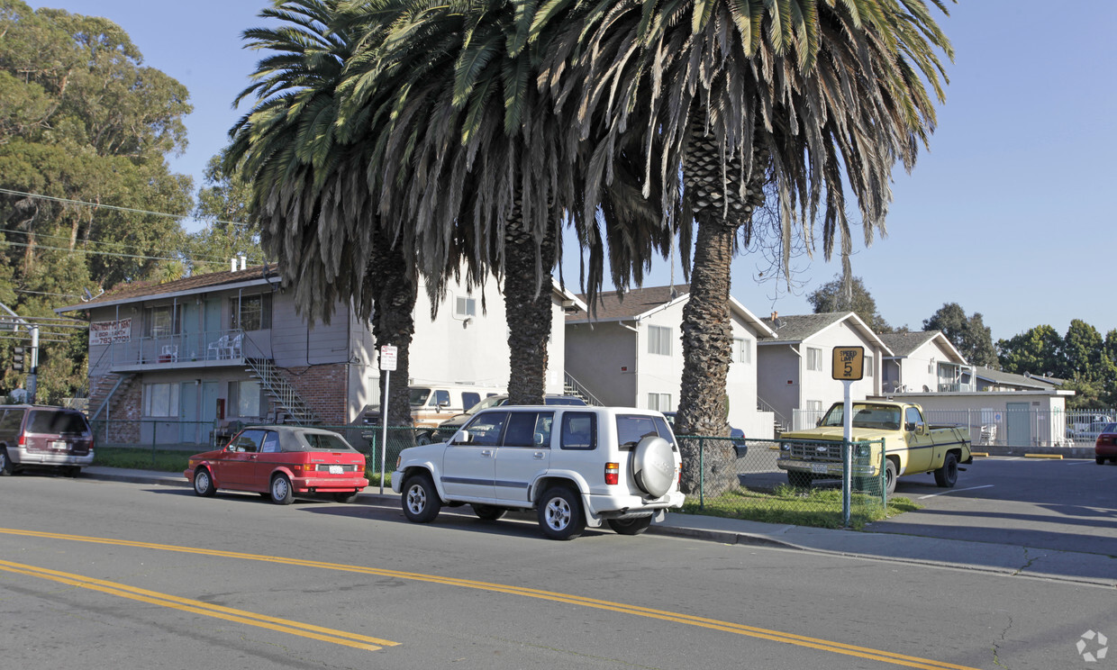 Towne Square - Towne Square Apartments