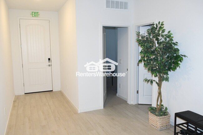 Building Photo - 16009 W Cottontail Ln