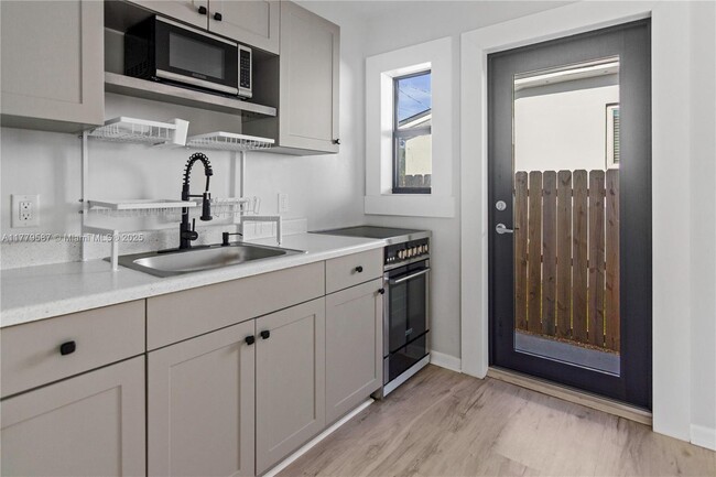 Foto del edificio - 2353 SW 31st Ave