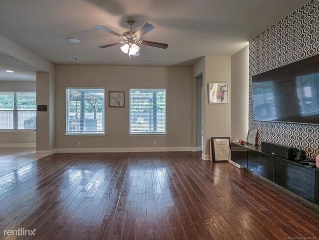 Building Photo - 3 br, 2 bath House - 3501 W El Dorado Street