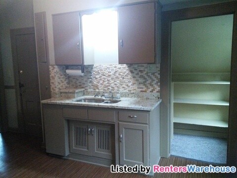 Building Photo - 676 Magnolia Ave E