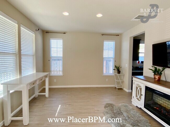 Foto del edificio - 21631 Cascade Crossing Rd
