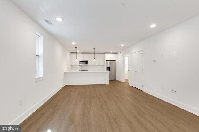 Foto del edificio - 1335 N Marston St