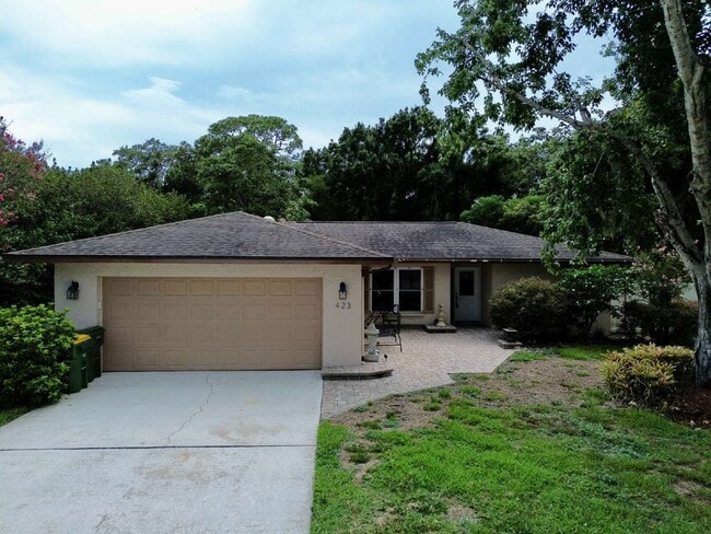 Building Photo - 423 Whispering Oaks Ct