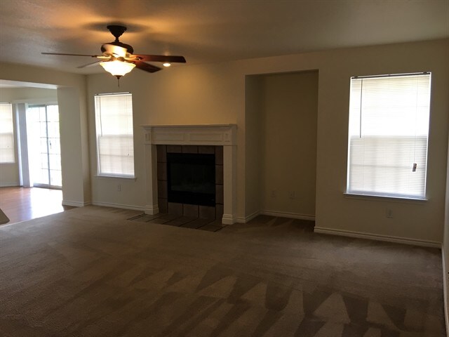 Building Photo - 5224 Mirror Lake Drive