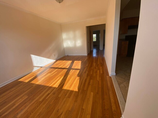 Foto del edificio - 47-25-47193 193rd St