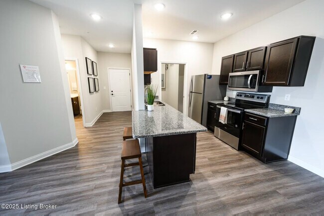 Foto del edificio - 8500 Westmont Dr