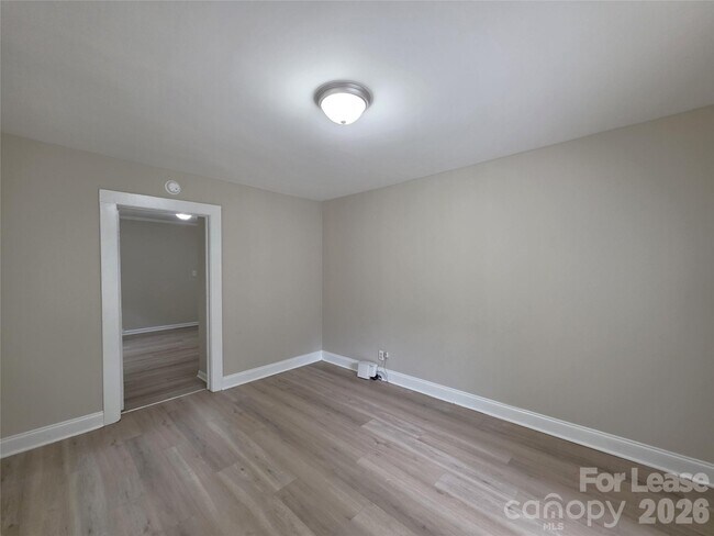 Foto del edificio - 1417 Oakshade Ave