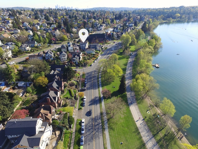 Building Photo - Greenlake - 4 Bedroom