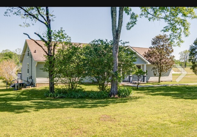 Building Photo - 1349 Old Lebanon Dirt Rd