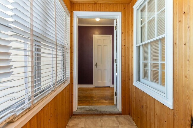 Foto del edificio - CHARMING HOME IN BEAVERDALE!! 2 Bed, 1 Bath in Des Moines