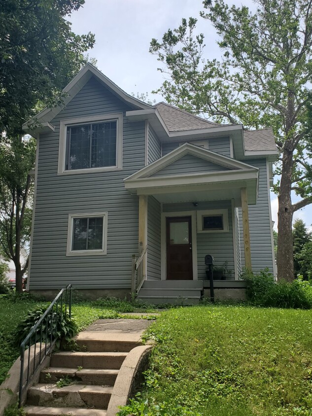 Primary Photo - 706 Park St
